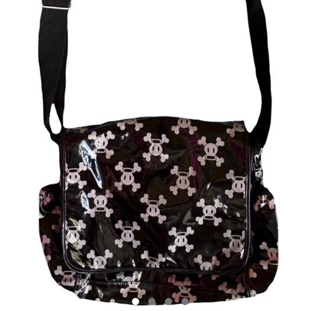 NOT SELLING! IN SEARCH OF THIS PAUL FRANK SKULL BAG!